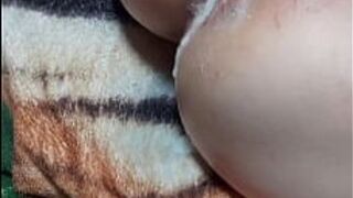 Thirsty girl does anal and cums all over - porn video