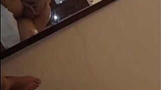 Mi vecina estaba desesperada por dinero le tuvimos que llenar el culo de leche - porn video