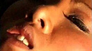 Asian out door sex - porn video