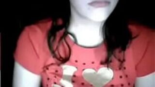 Red Shirted Beauty Cam Show - porn video