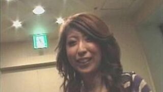 My Girlfriend Strips Naked In The Hallway - porn video